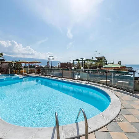 Gardasol Superior 2 Vista Aparthotel *